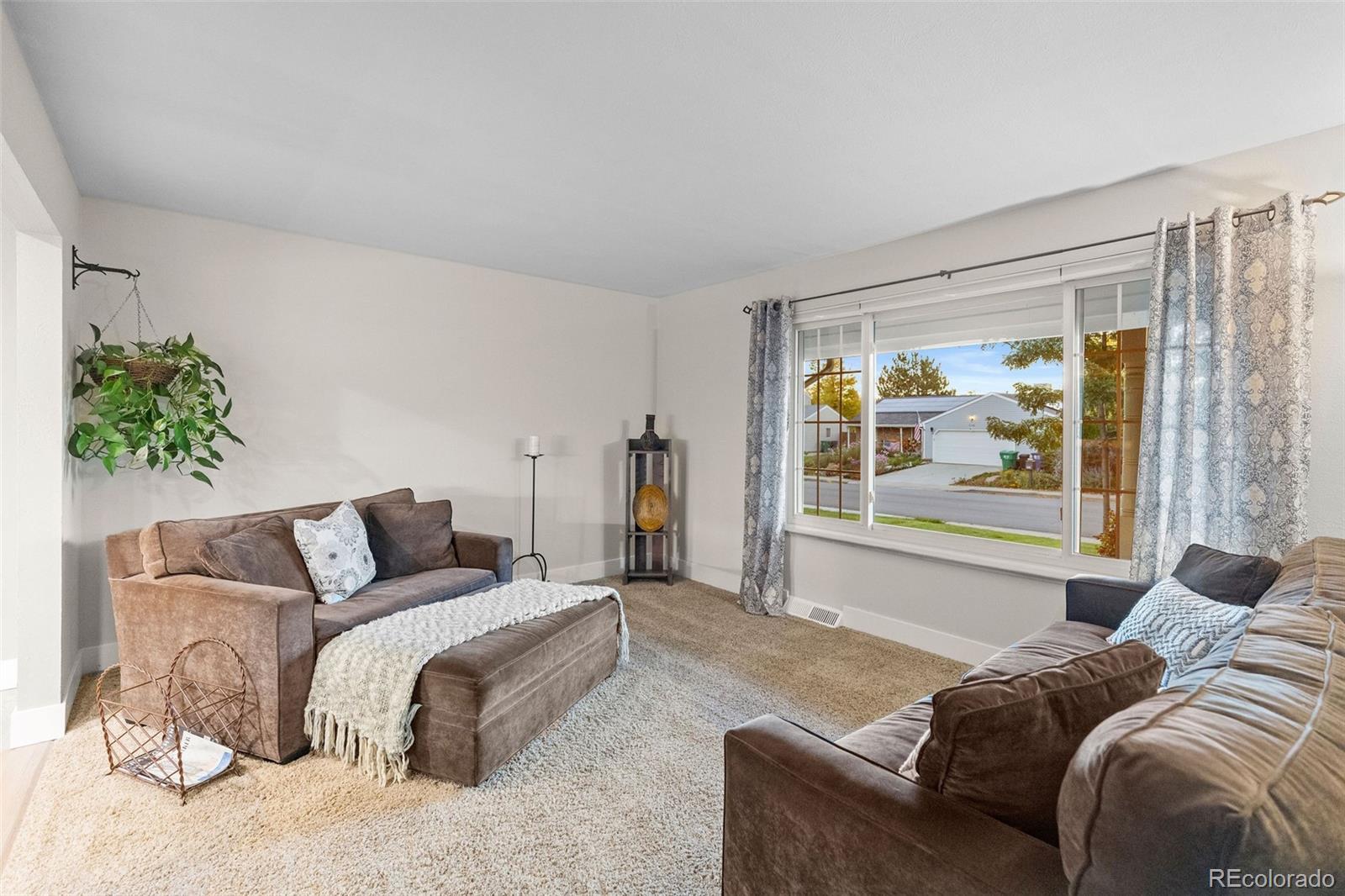 MLS Image #4 for 3157 s xenia street,denver, Colorado