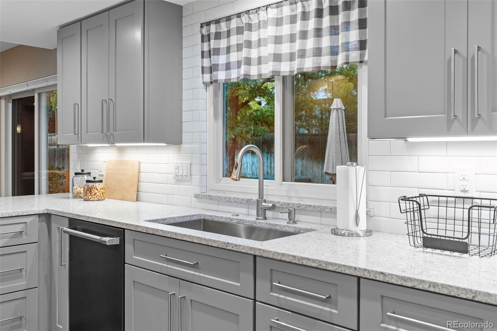 MLS Image #8 for 3157 s xenia street,denver, Colorado