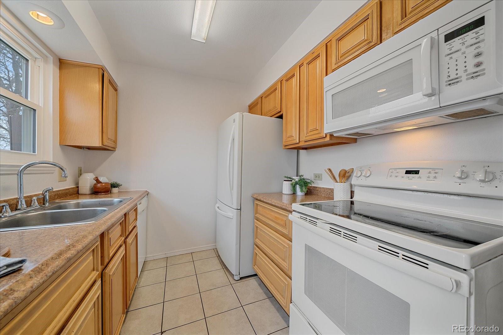 MLS Image #9 for 2262 s jasper way b,aurora, Colorado