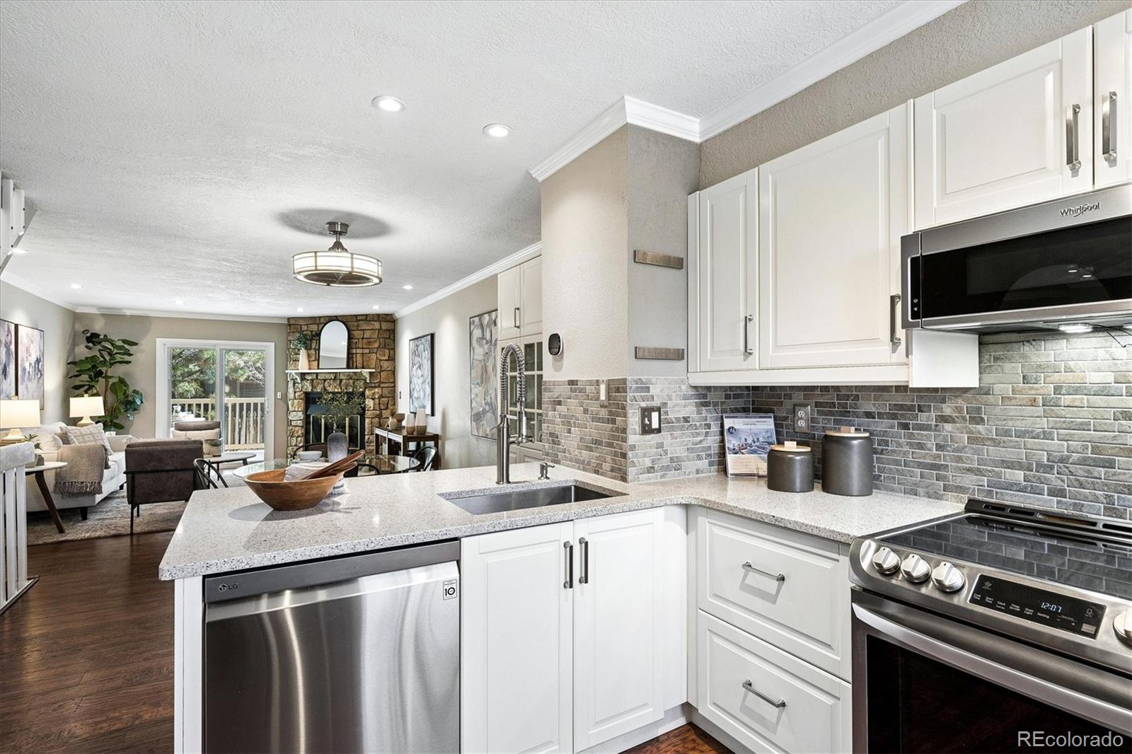 MLS Image #5 for 922 s paris court,aurora, Colorado
