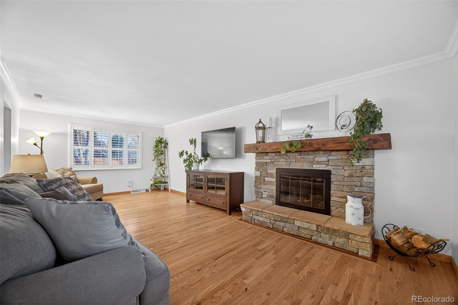 MLS Image #11 for 2906 s xanthia court,denver, Colorado