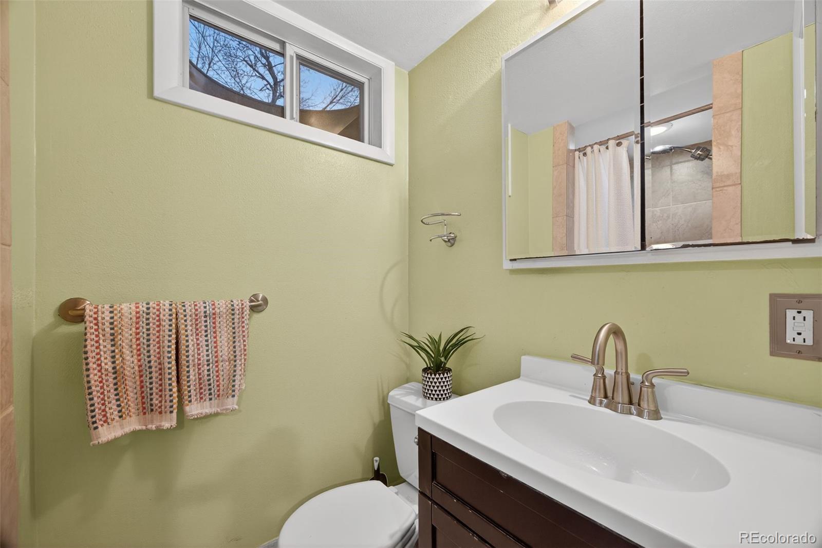 MLS Image #26 for 2906 s xanthia court,denver, Colorado
