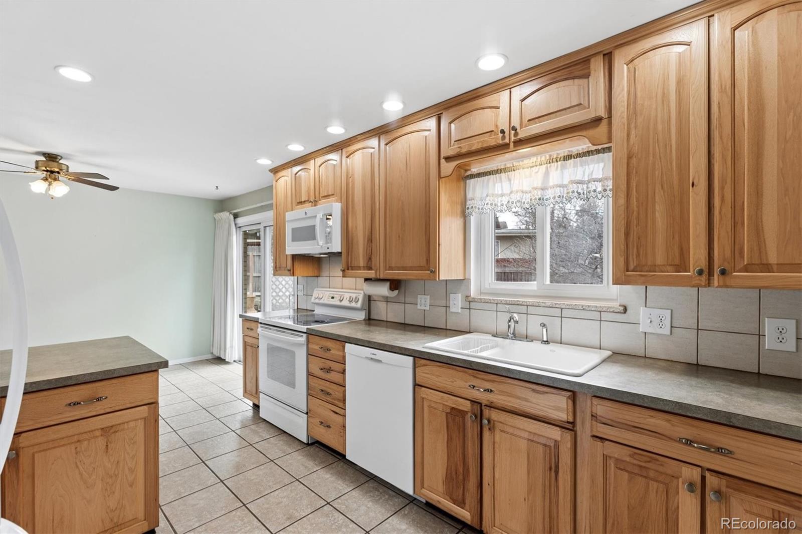 MLS Image #9 for 3512 e lake way,centennial, Colorado
