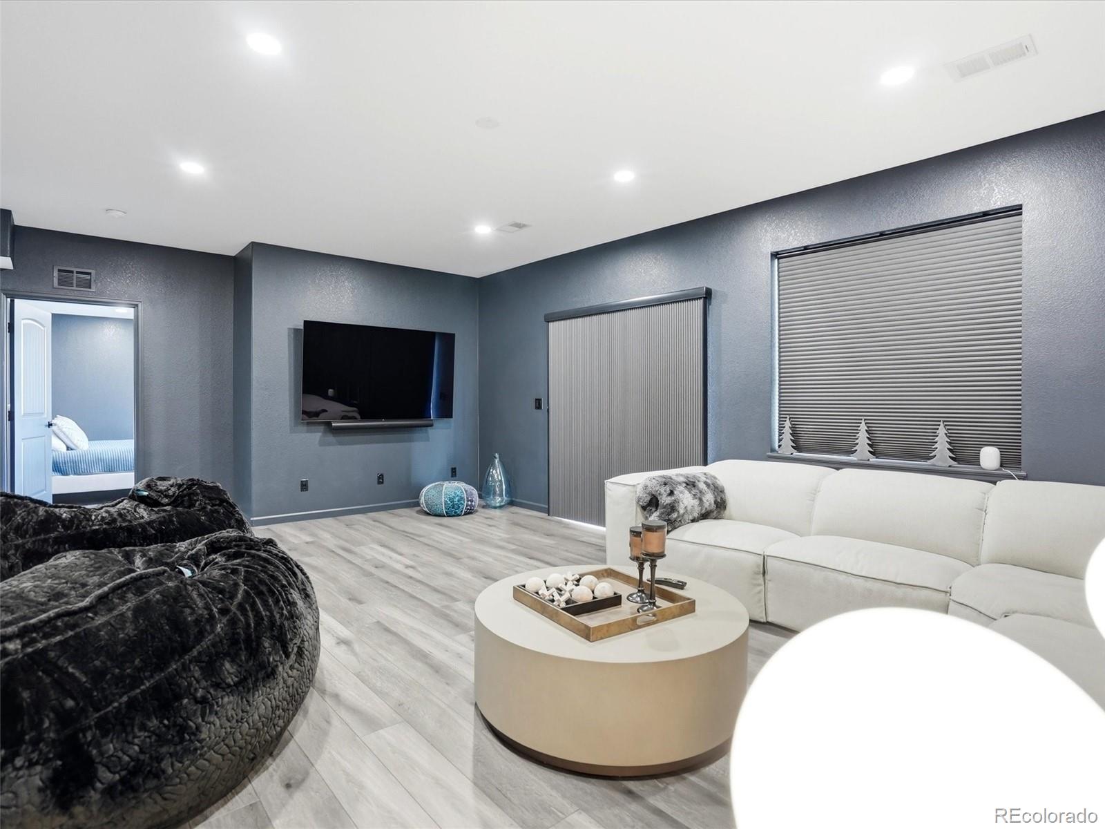 MLS Image #2 for 15461  village circle,commerce city, Colorado
