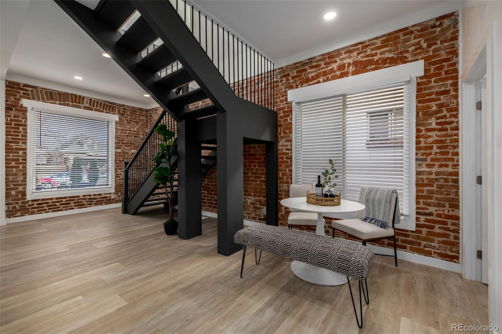 MLS Image #11 for 555 s logan street,denver, Colorado