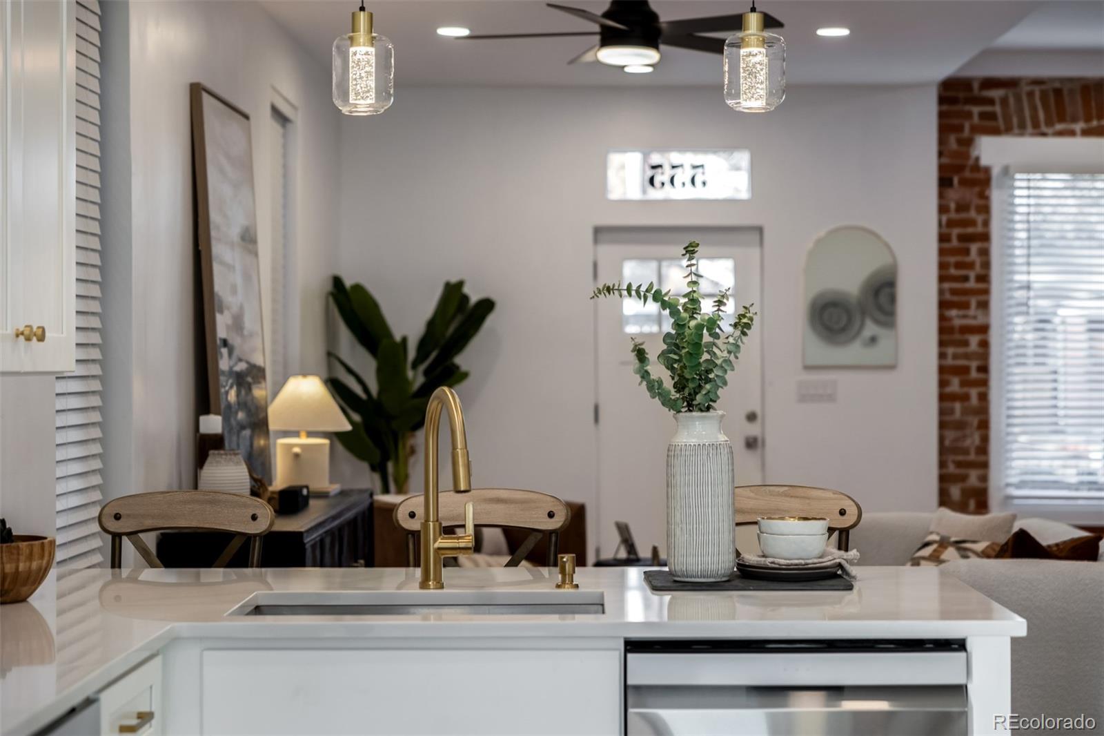 MLS Image #19 for 555 s logan street,denver, Colorado