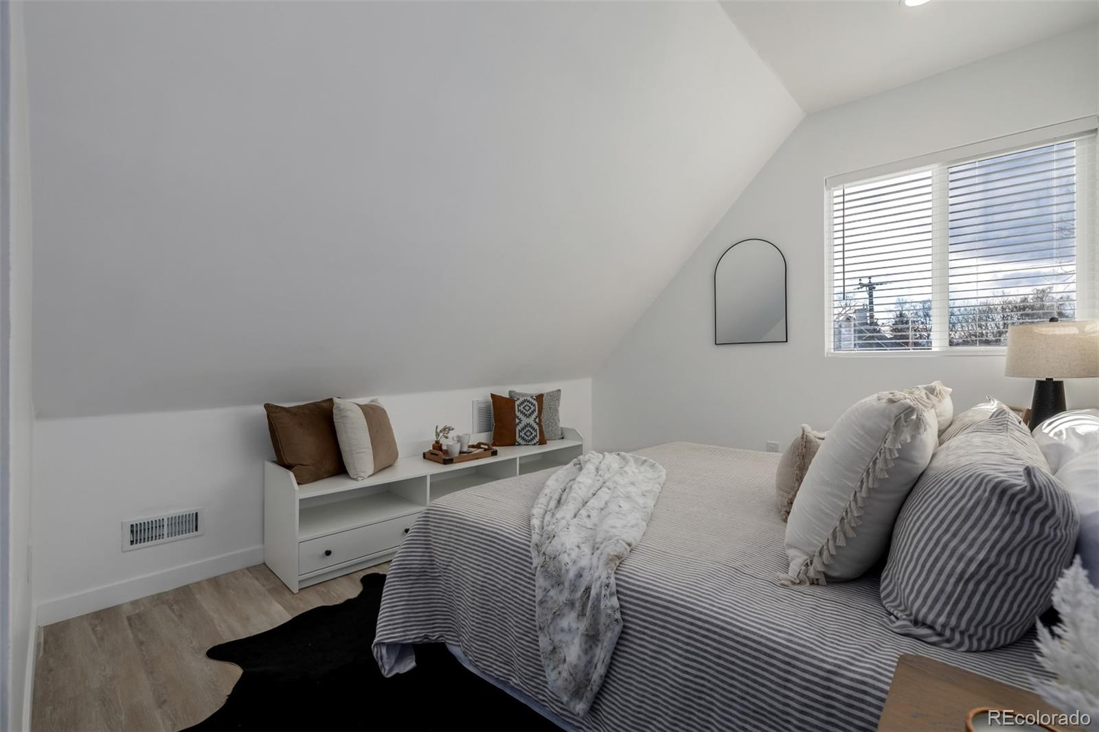 MLS Image #24 for 555 s logan street,denver, Colorado