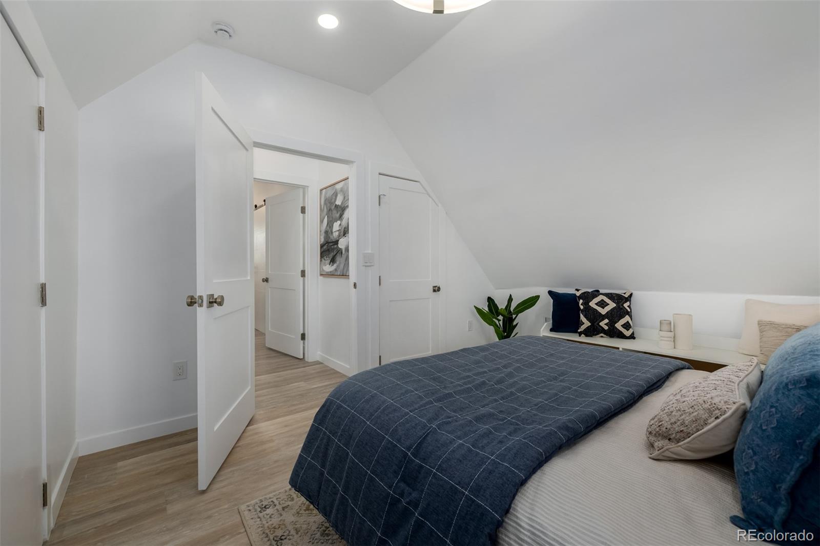 MLS Image #41 for 555 s logan street,denver, Colorado