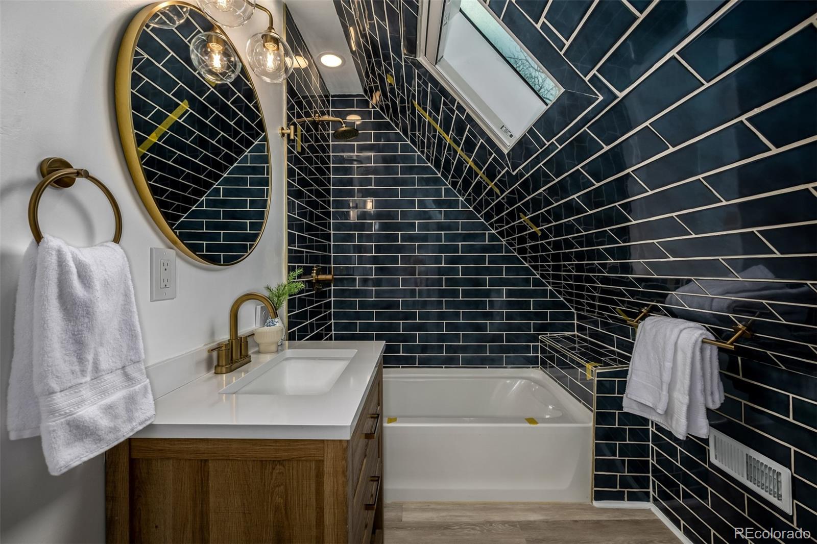 MLS Image #42 for 555 s logan street,denver, Colorado
