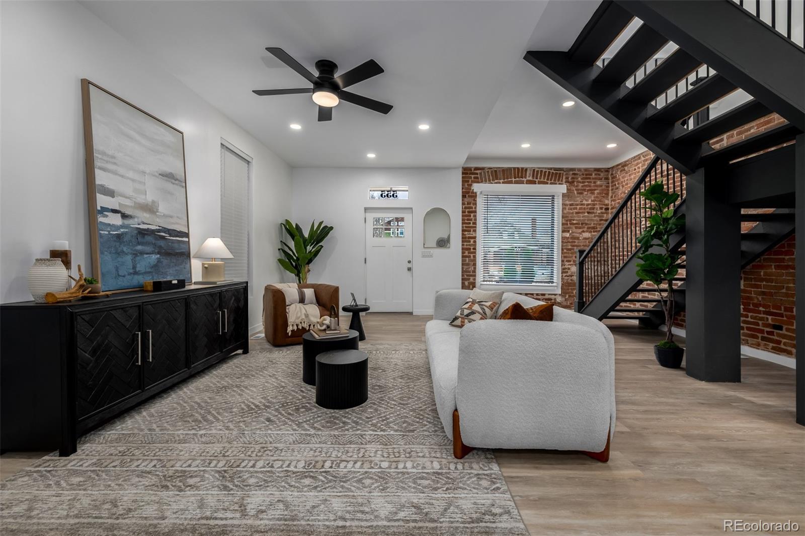 MLS Image #6 for 555 s logan street,denver, Colorado