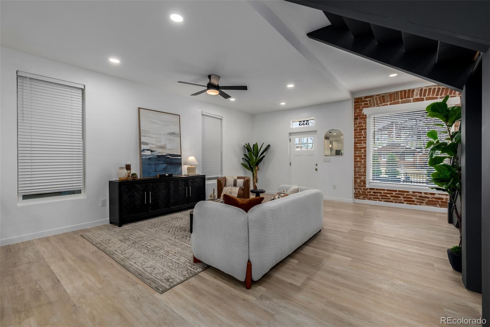 MLS Image #9 for 555 s logan street,denver, Colorado
