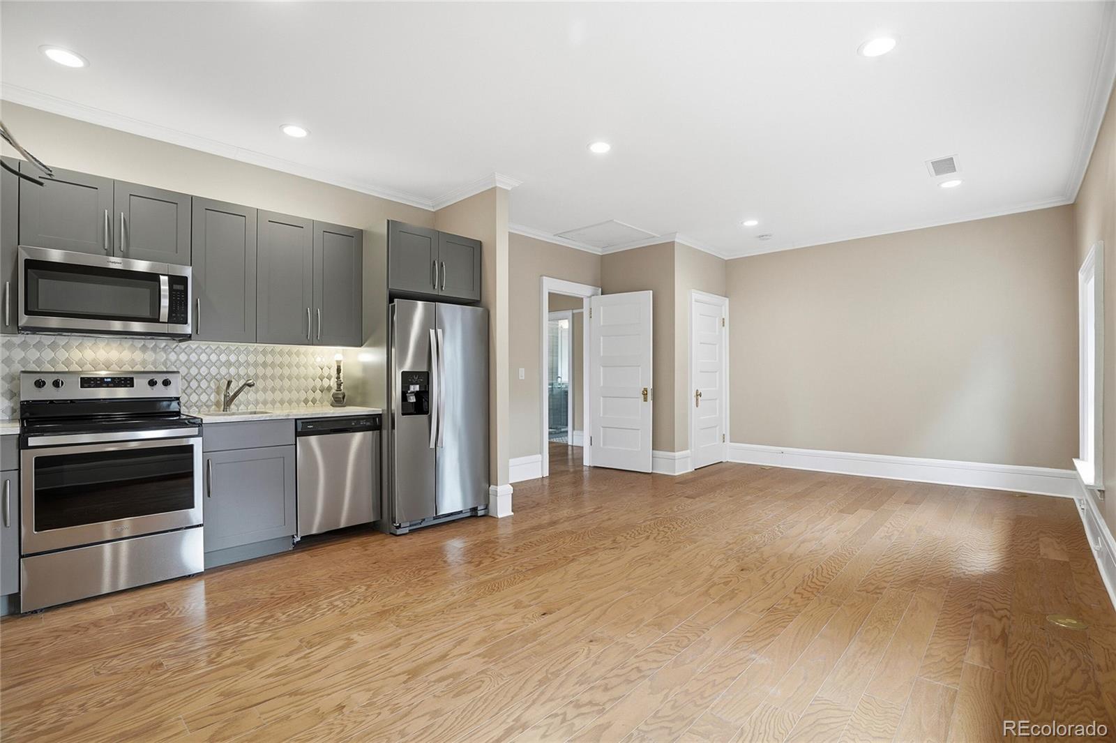 MLS Image #29 for 965 n pennsylvania street,denver, Colorado