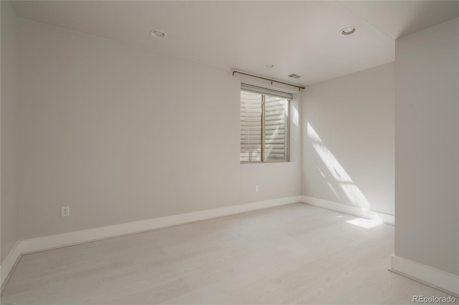 MLS Image #41 for 2603 n vine street,denver, Colorado