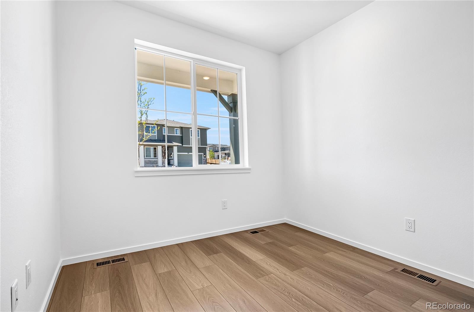 MLS Image #4 for 6749  utica avenue,longmont, Colorado