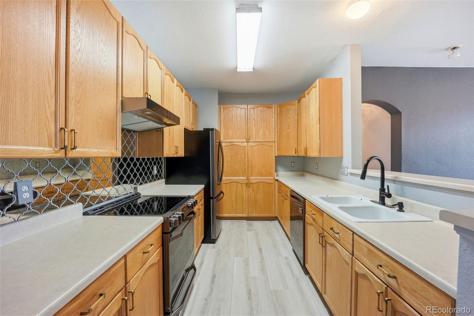 MLS Image #11 for 14211 e 1st drive,aurora, Colorado