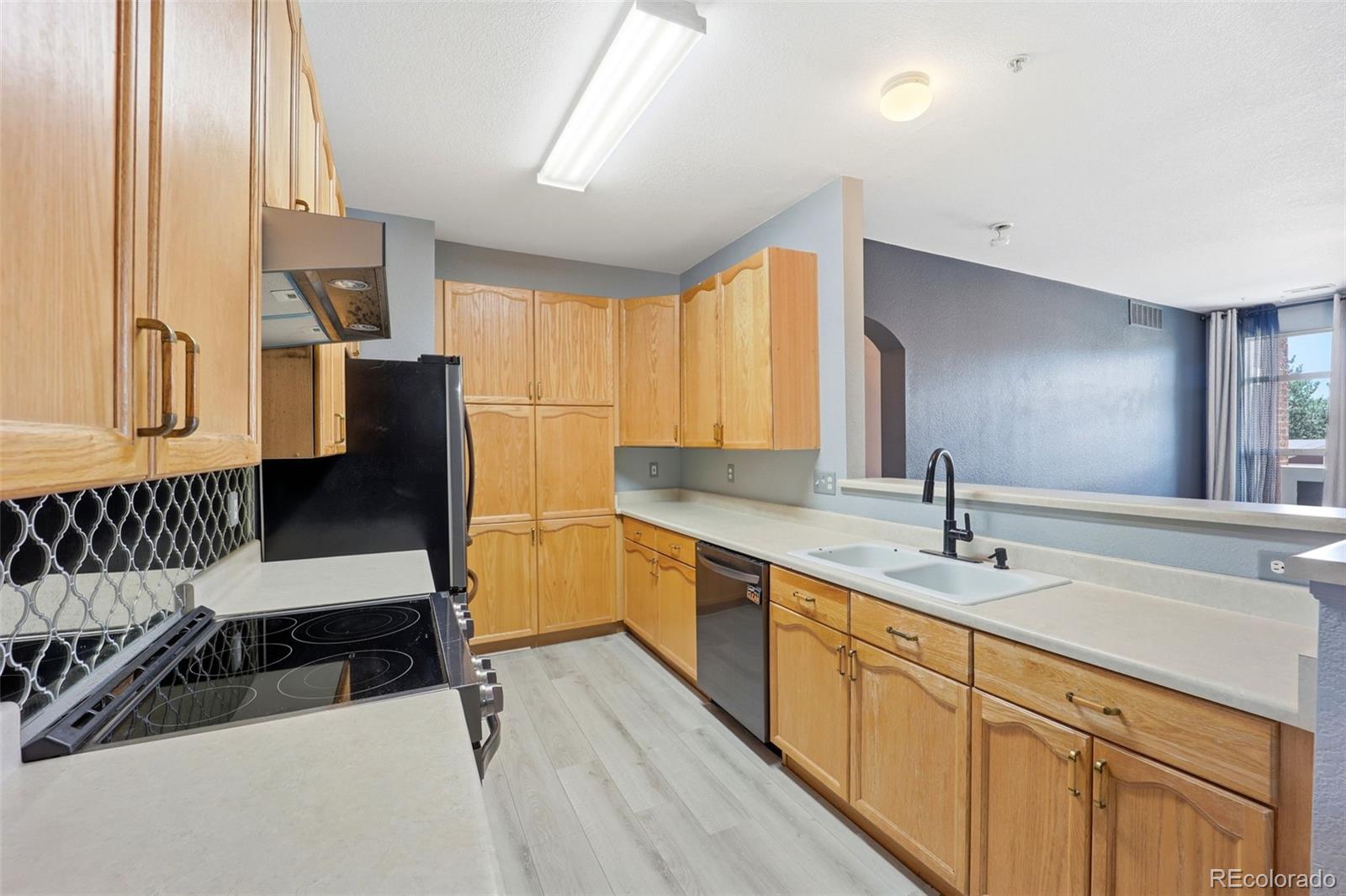 MLS Image #12 for 14211 e 1st drive,aurora, Colorado