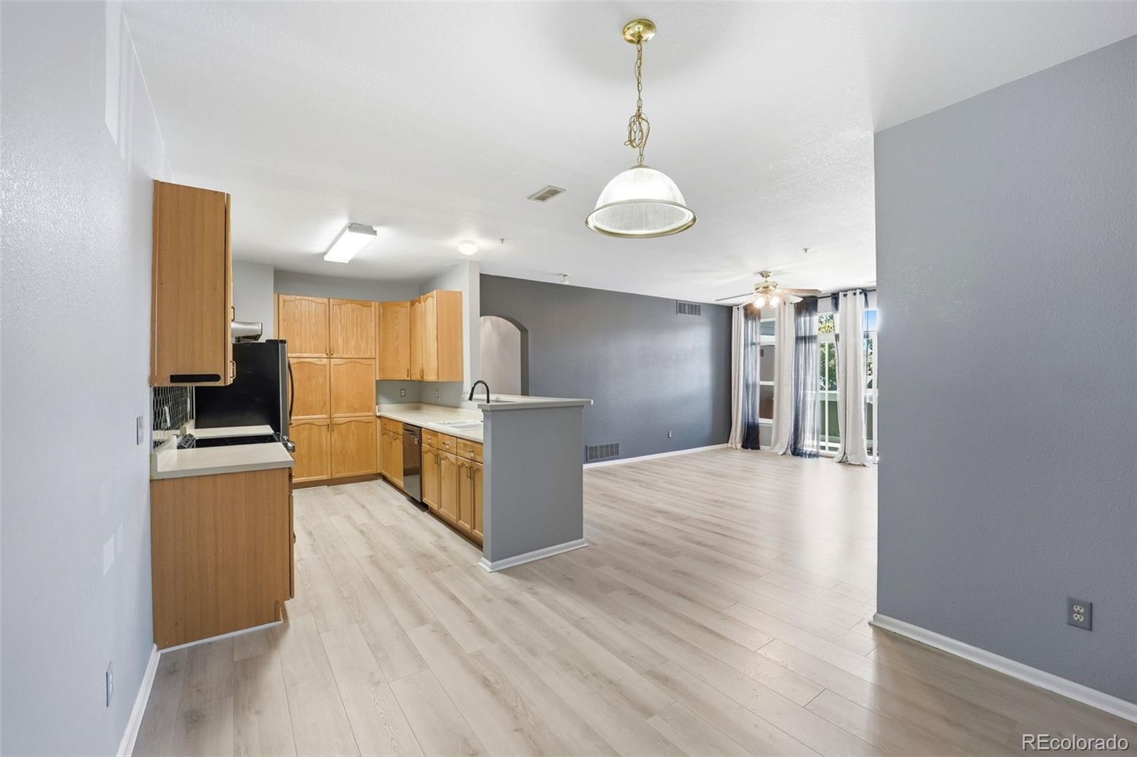 MLS Image #16 for 14211 e 1st drive,aurora, Colorado