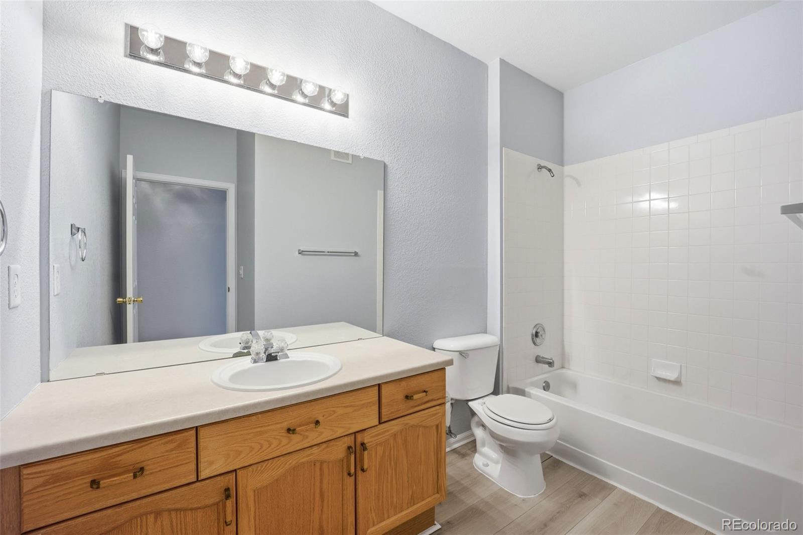 MLS Image #18 for 14211 e 1st drive,aurora, Colorado