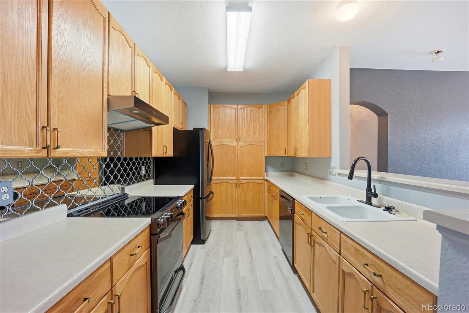 MLS Image #9 for 14211 e 1st drive,aurora, Colorado