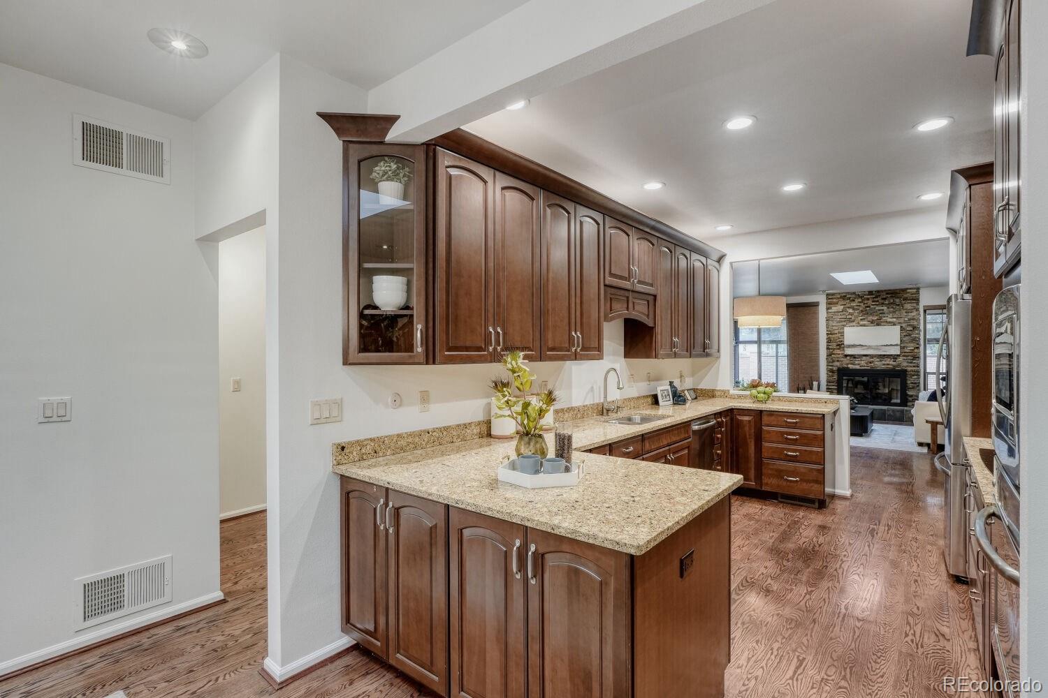 MLS Image #13 for 2800 s university boulevard,denver, Colorado