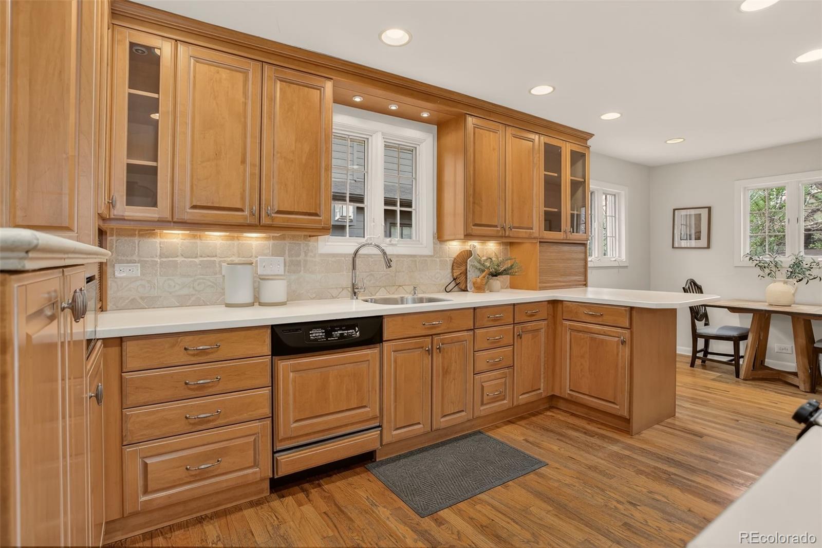 MLS Image #15 for 24 n ash street,denver, Colorado