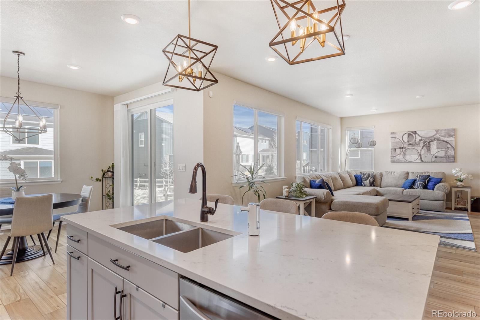 MLS Image #3 for 9857  rosalee peak street,littleton, Colorado