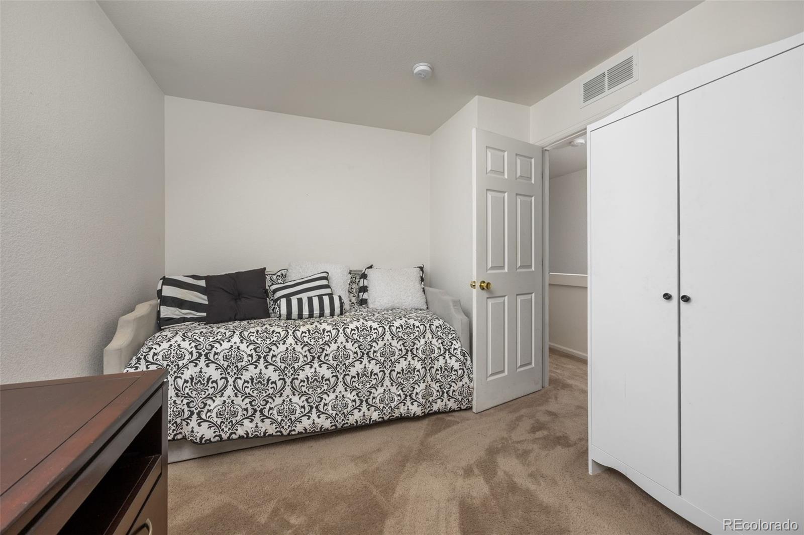 MLS Image #21 for 5541  killarney court,denver, Colorado