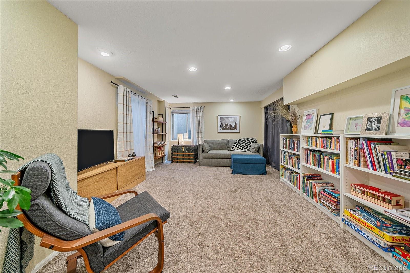 MLS Image #18 for 1938  king way,denver, Colorado