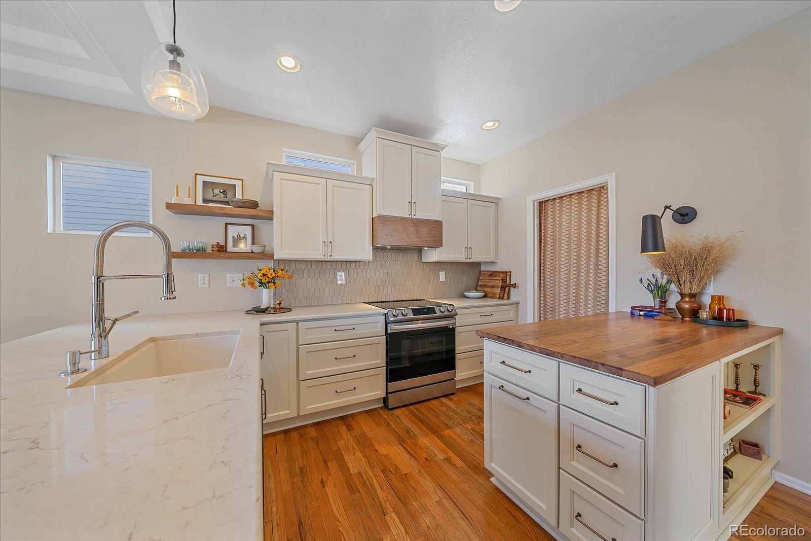 MLS Image #3 for 1938  king way,denver, Colorado