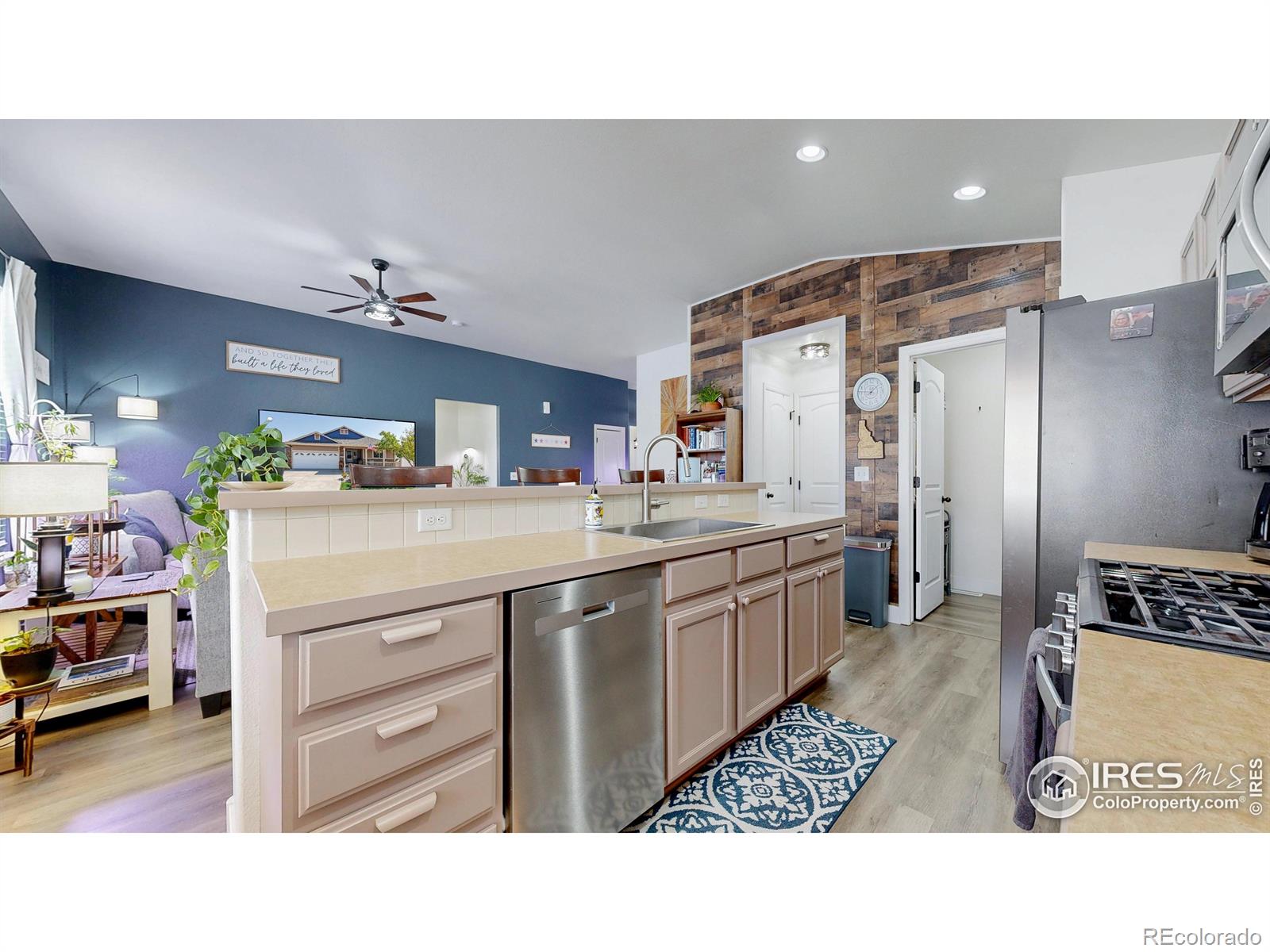 MLS Image #12 for 7078  loudon street,wellington, Colorado