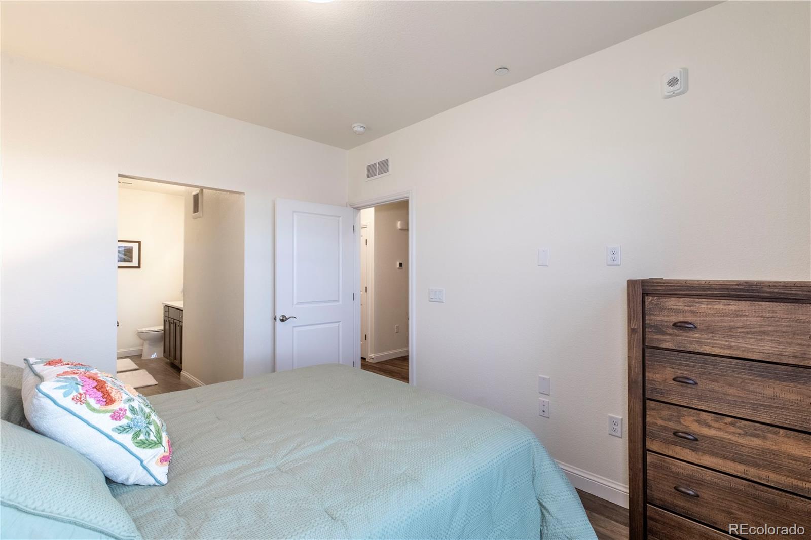 MLS Image #8 for 9962 w victoria place,littleton, Colorado