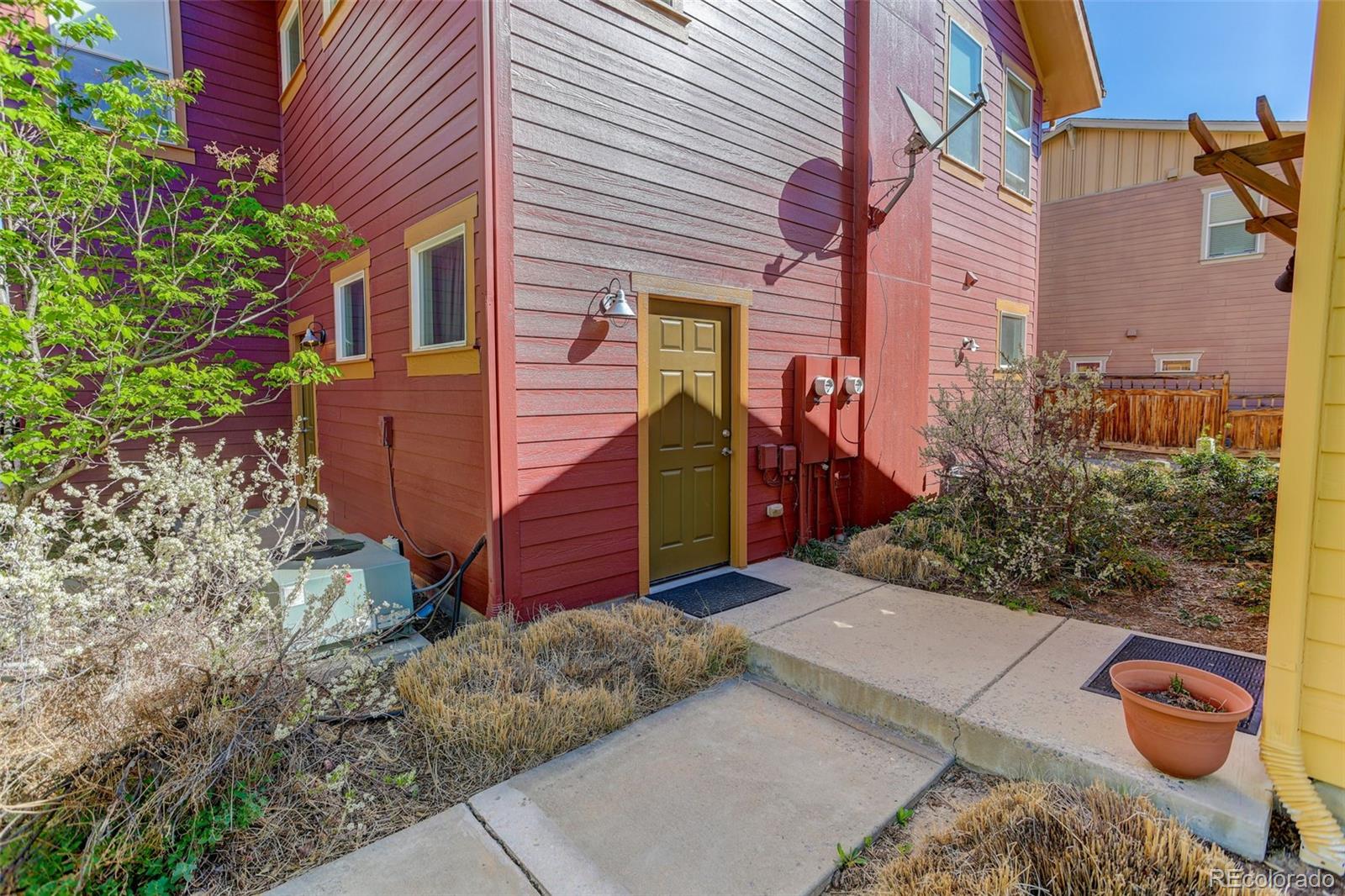 MLS Image #4 for 8266 e 24th drive ,denver, Colorado