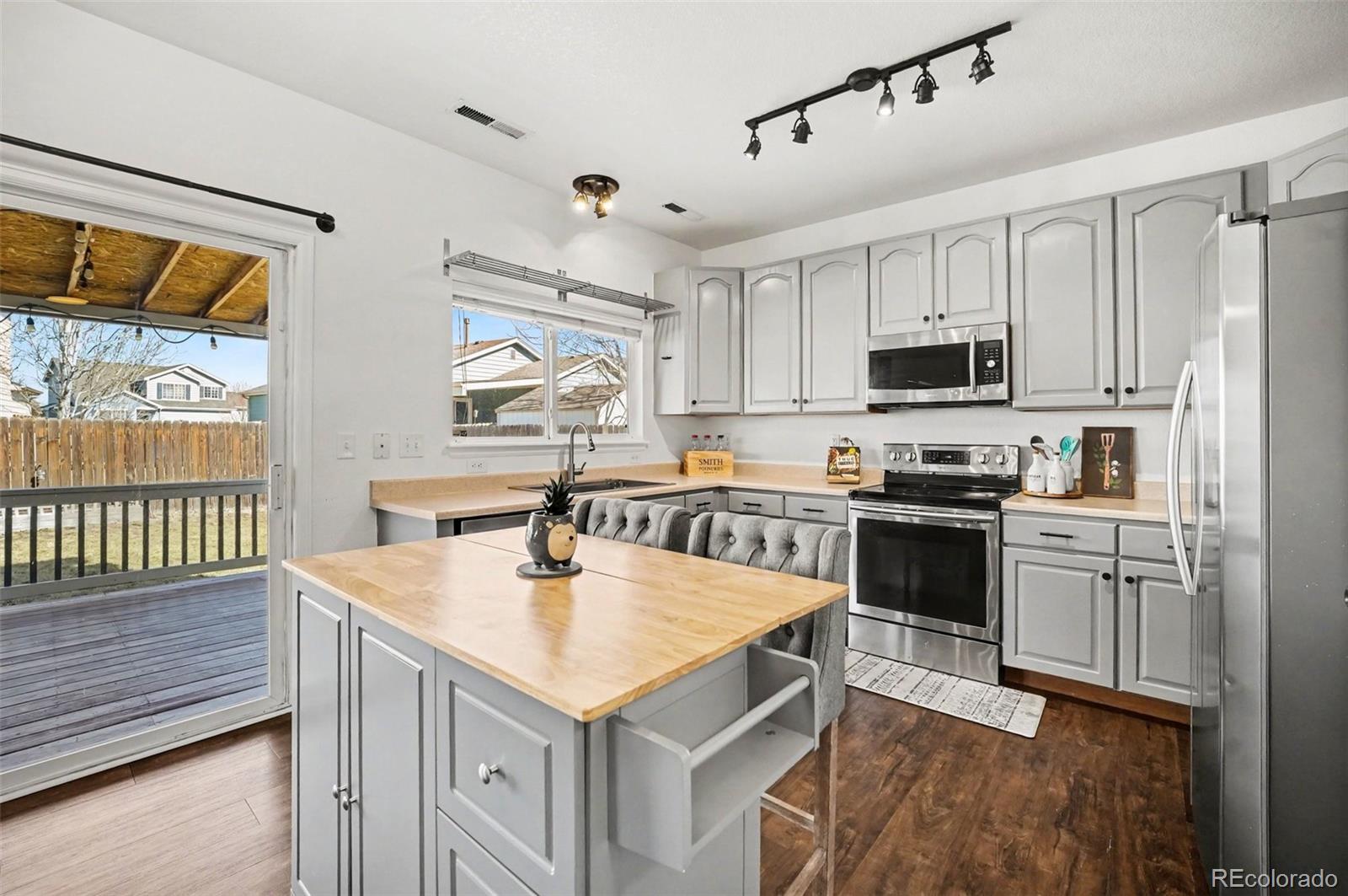 MLS Image #7 for 655  elizabeth street circle,dacono, Colorado