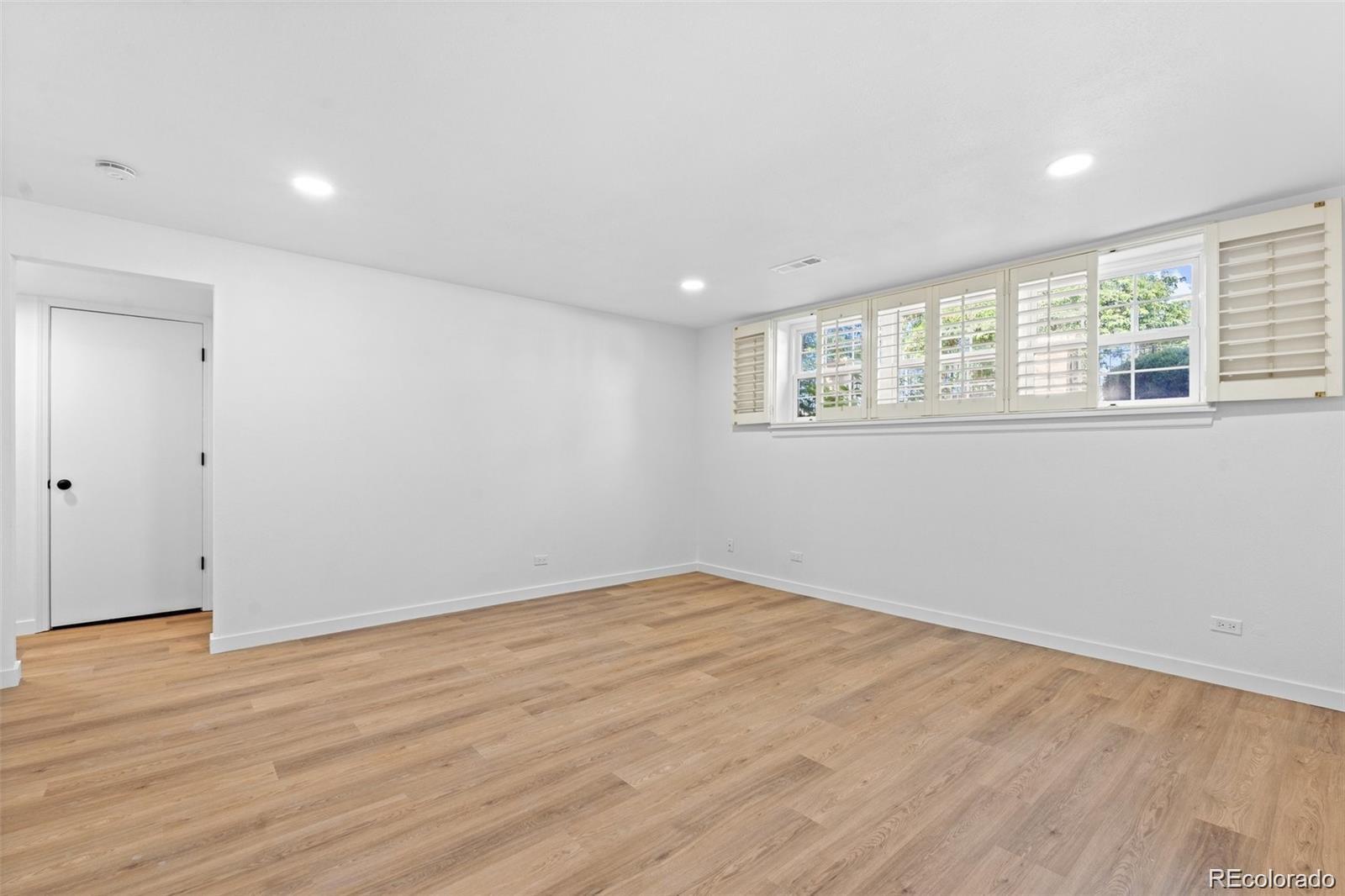 MLS Image #6 for 3490 s akron street 1,denver, Colorado