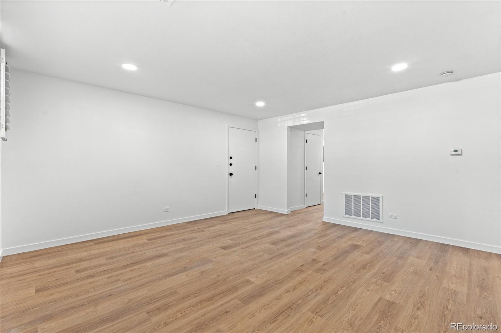 MLS Image #7 for 3490 s akron street 1,denver, Colorado