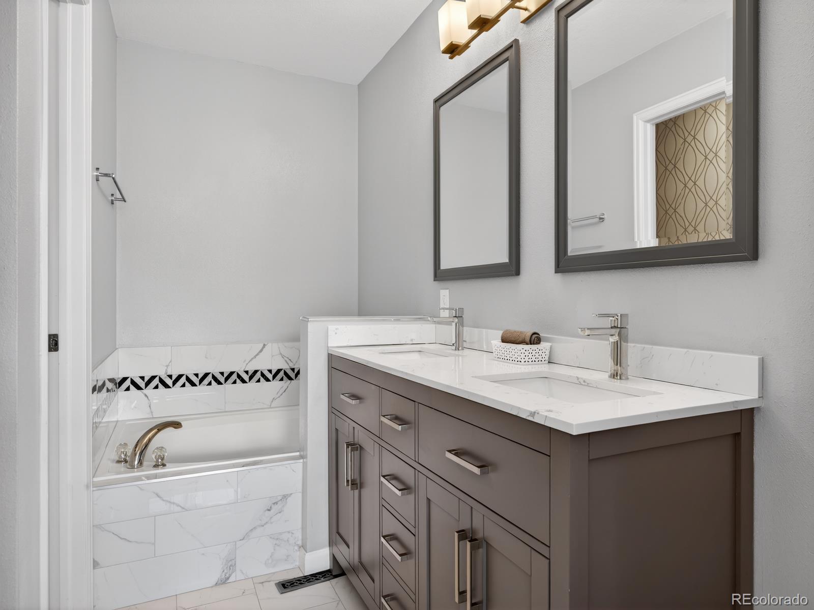 MLS Image #20 for 3004 w long drive,littleton, Colorado