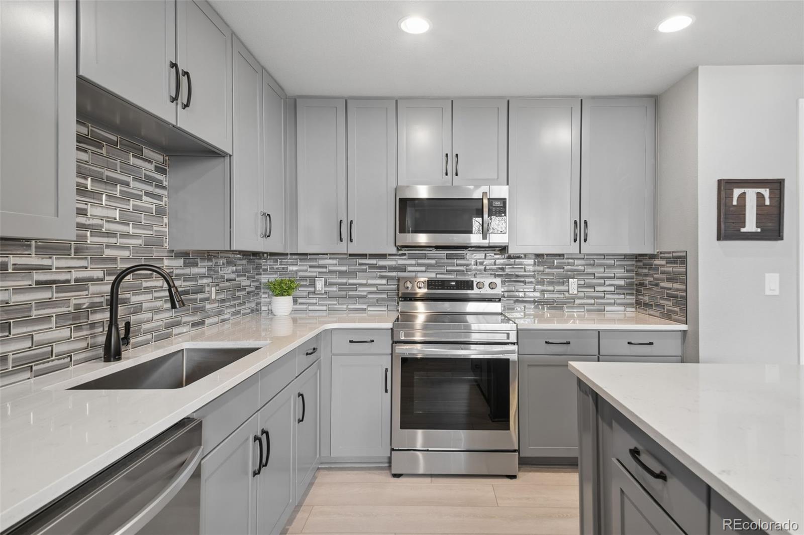 MLS Image #4 for 8185 e lowry boulevard 105,denver, Colorado