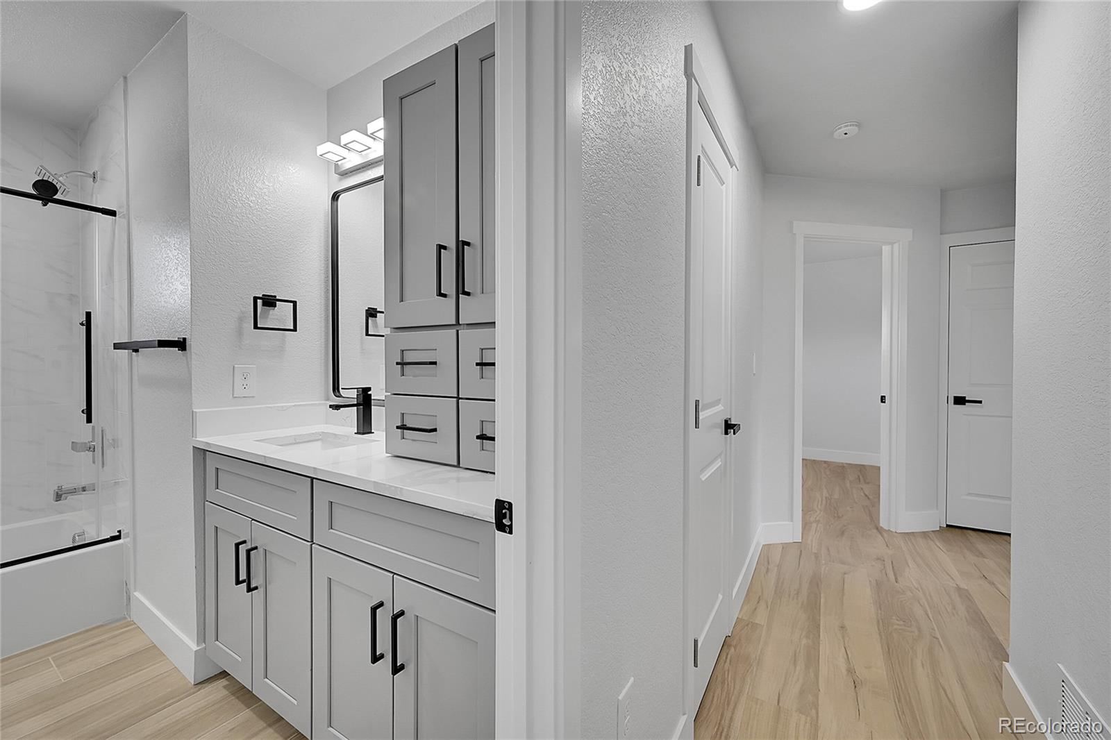 MLS Image #12 for 3140 s university boulevard,denver, Colorado