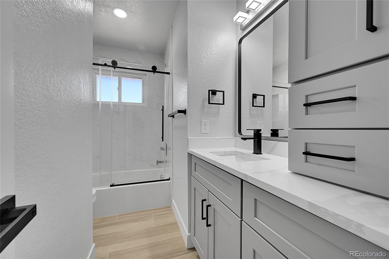 MLS Image #13 for 3140 s university boulevard,denver, Colorado