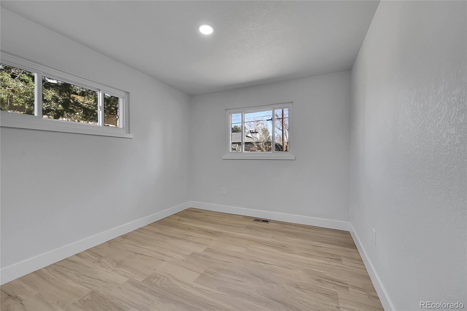 MLS Image #18 for 3140 s university boulevard,denver, Colorado