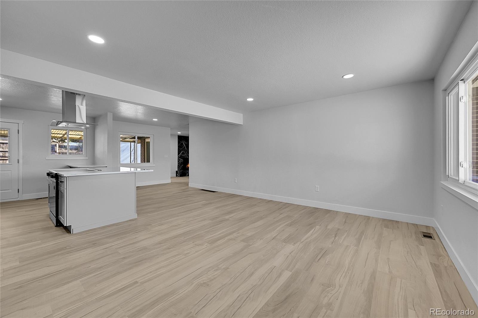 MLS Image #21 for 3140 s university boulevard,denver, Colorado