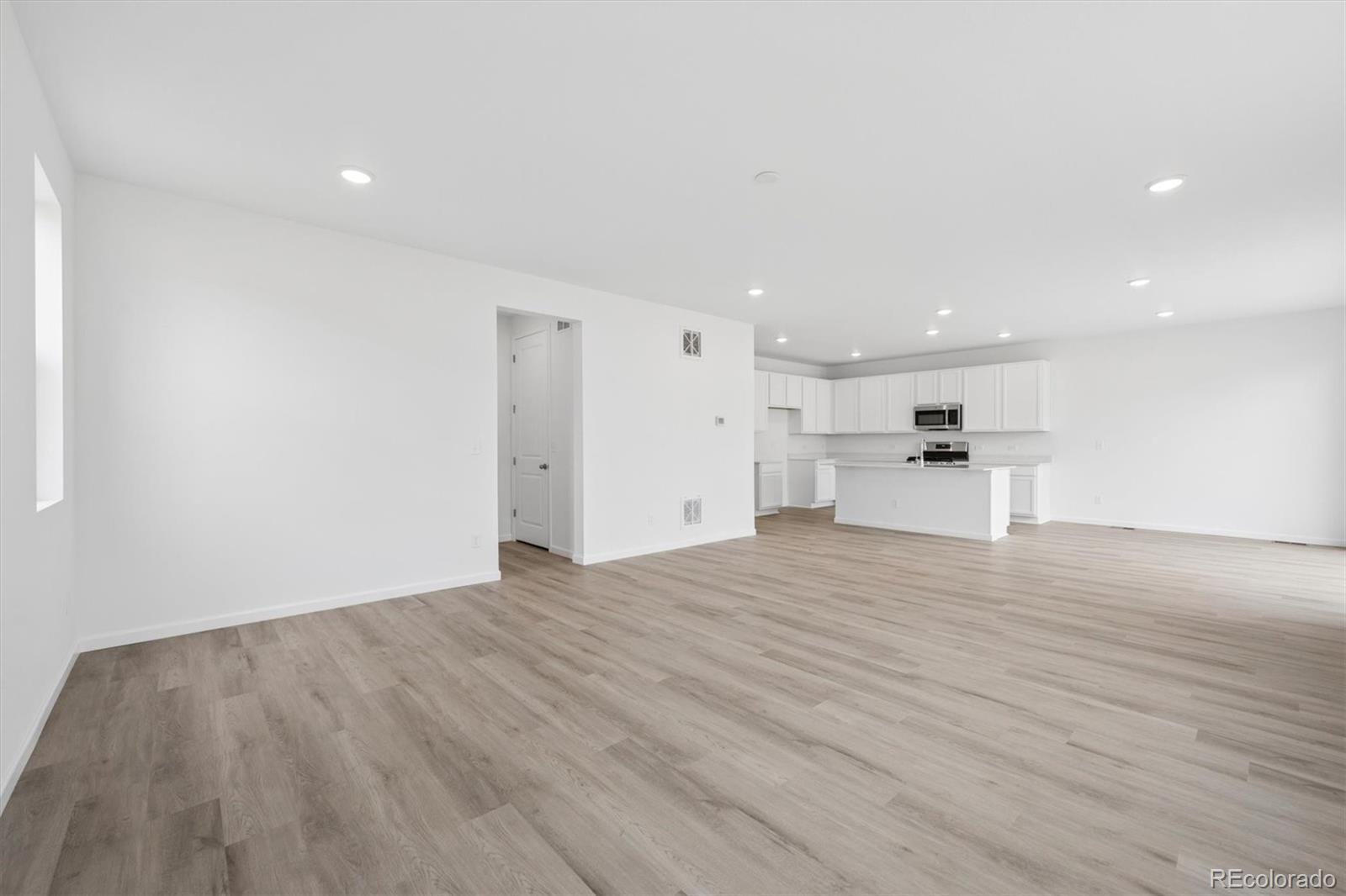 MLS Image #10 for 45945  wood thrush avenue,bennett, Colorado