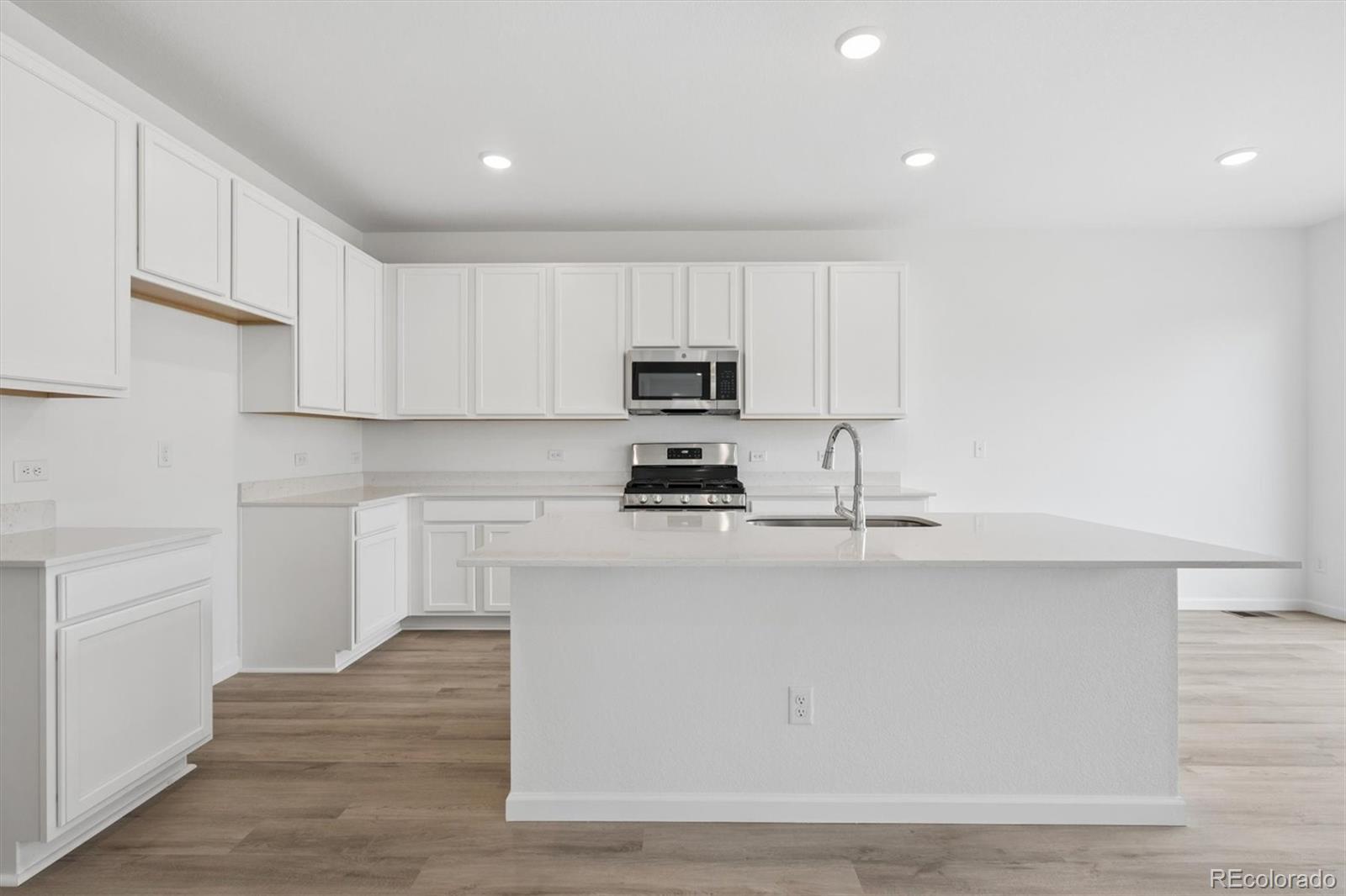 MLS Image #5 for 45945  wood thrush avenue,bennett, Colorado