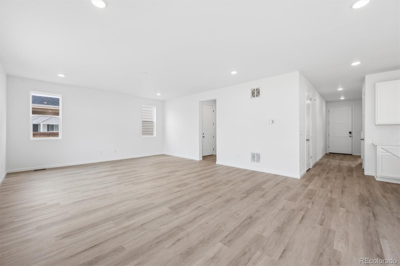 MLS Image #9 for 45945  wood thrush avenue,bennett, Colorado