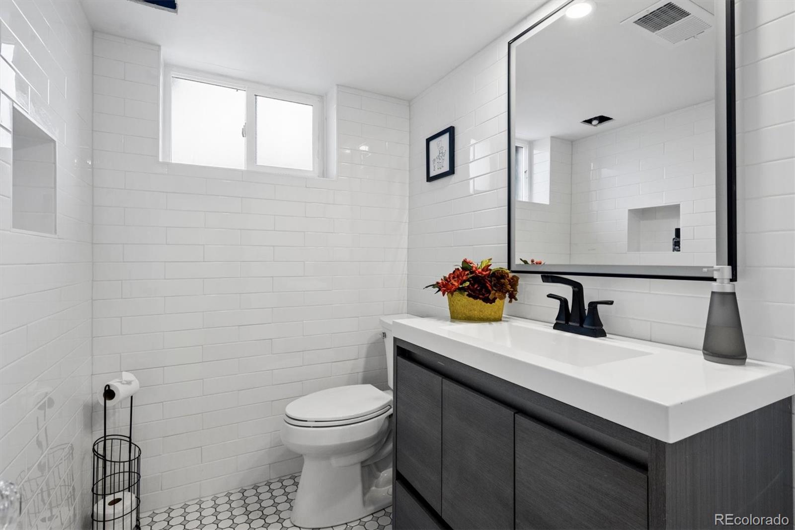 MLS Image #15 for 3041 w scott place,denver, Colorado