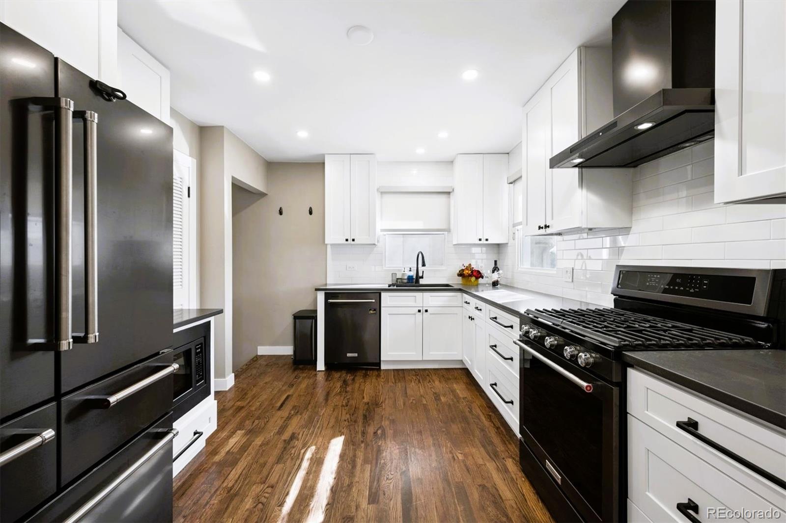 MLS Image #4 for 3041 w scott place,denver, Colorado