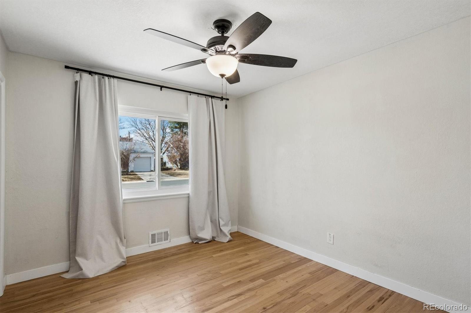 MLS Image #11 for 2590 s birch street,denver, Colorado