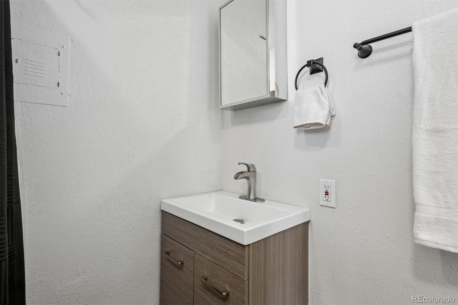 MLS Image #26 for 2590 s birch street,denver, Colorado