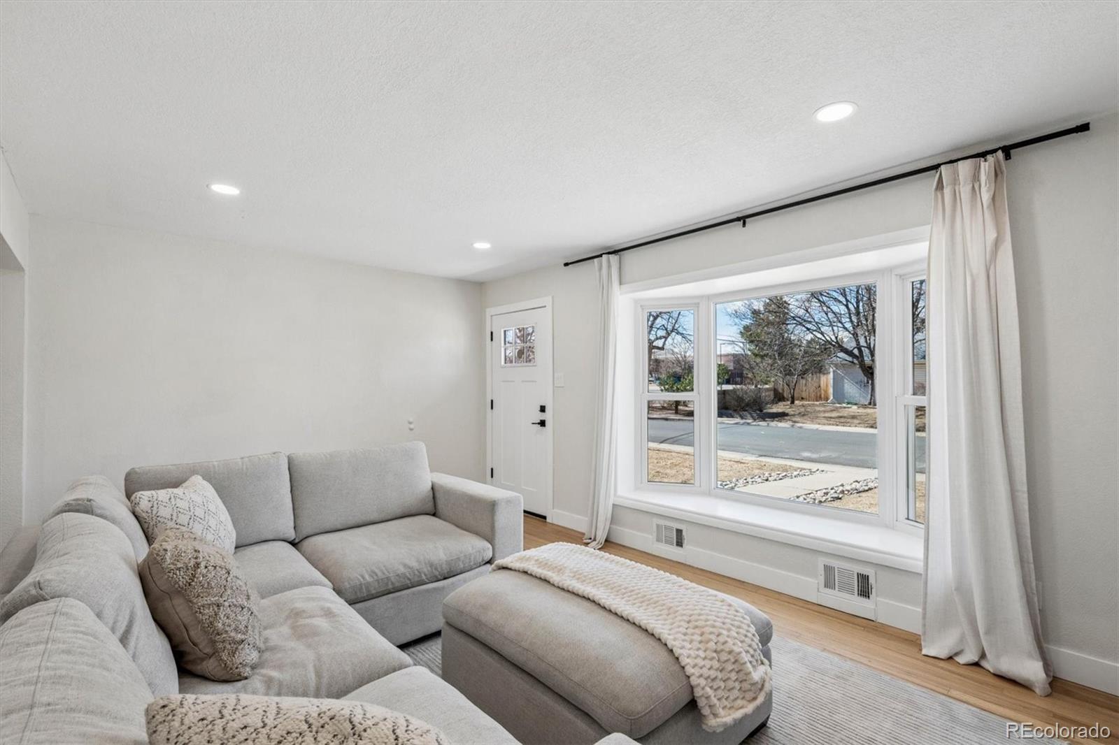MLS Image #3 for 2590 s birch street,denver, Colorado