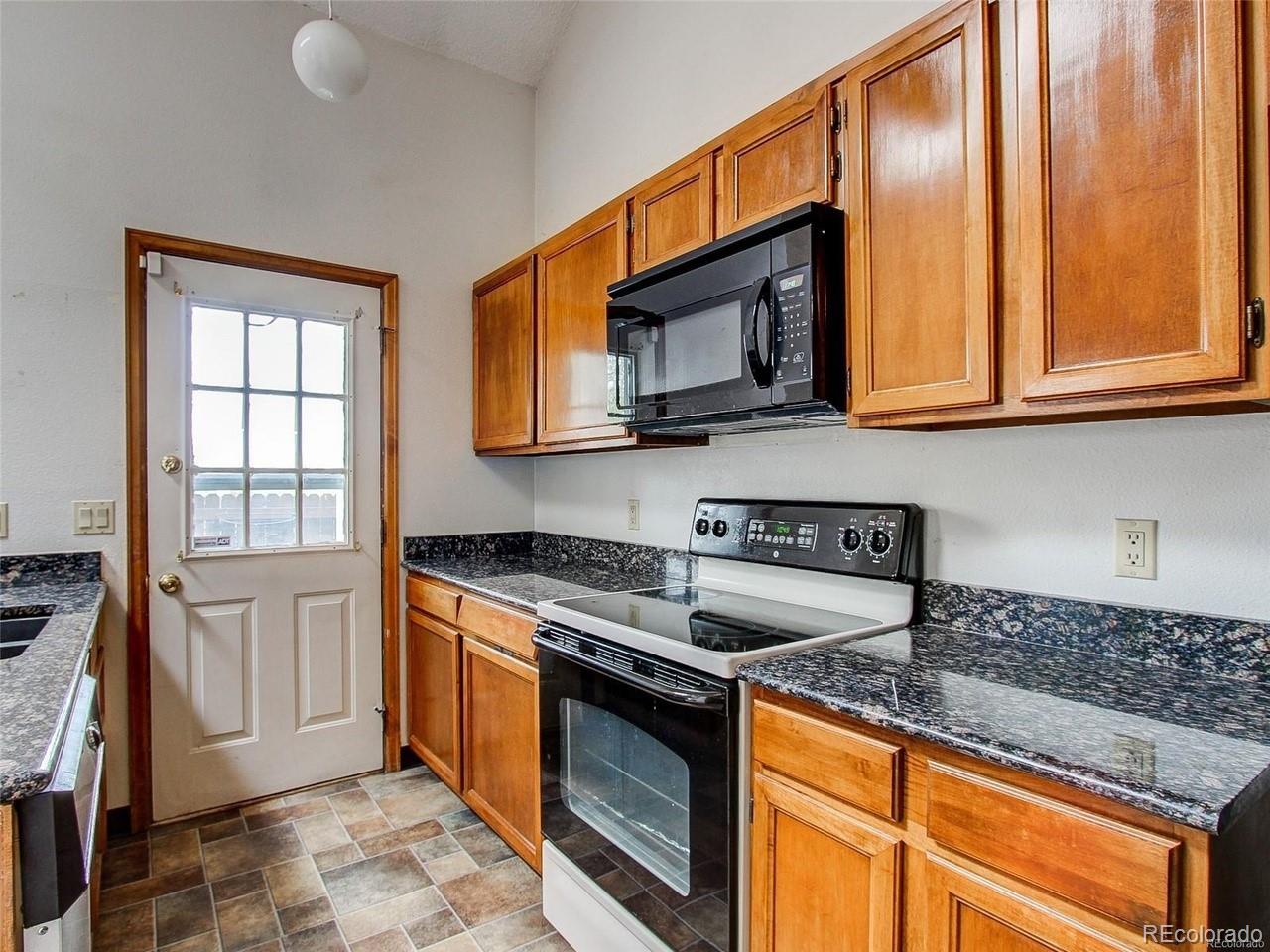 MLS Image #6 for 8336 w 87th drive d,arvada, Colorado